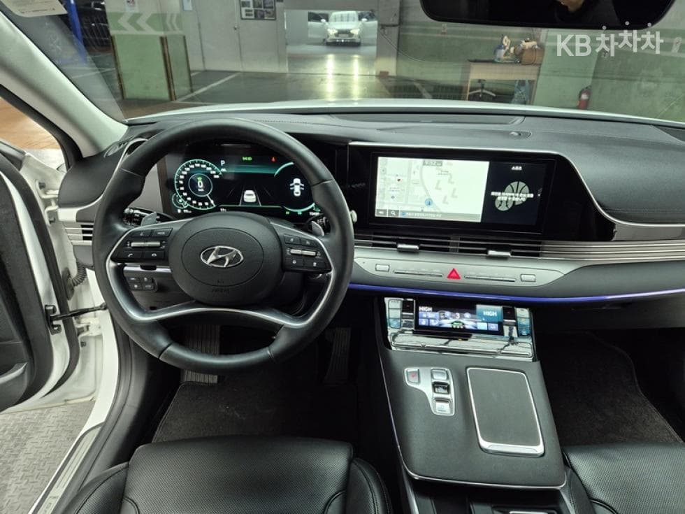 Hyundai The New (facelift) Grandeur (Azera) Hybrid2.4 Le Blanc - 8