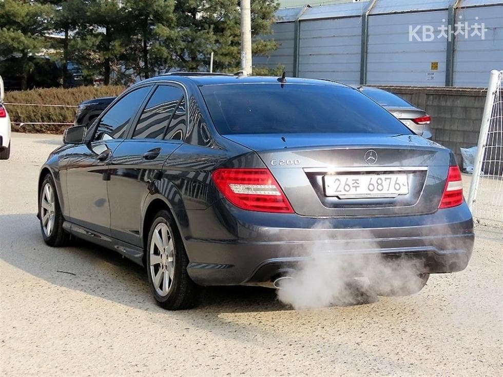 Mercedes-Benz New C-ClassC200 CGI - 3