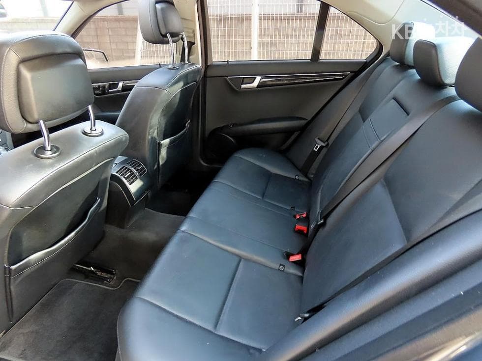 Mercedes-Benz New C-ClassC200 CGI - 6