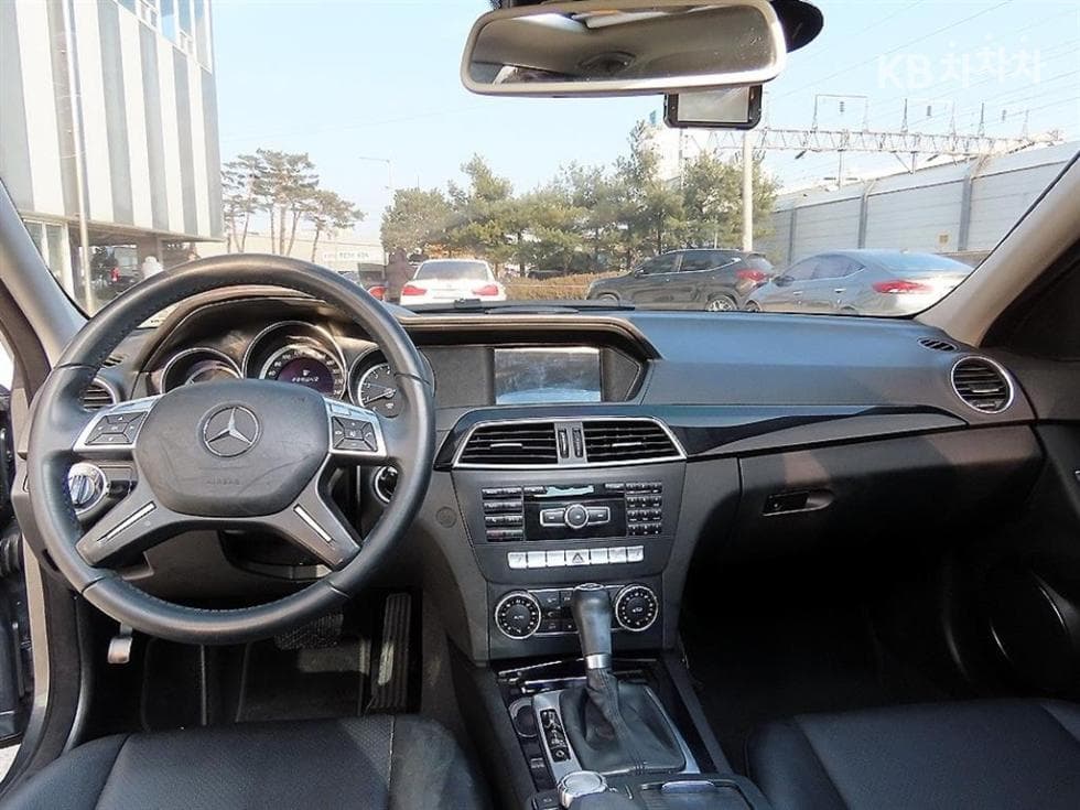 Mercedes-Benz New C-ClassC200 CGI - 7