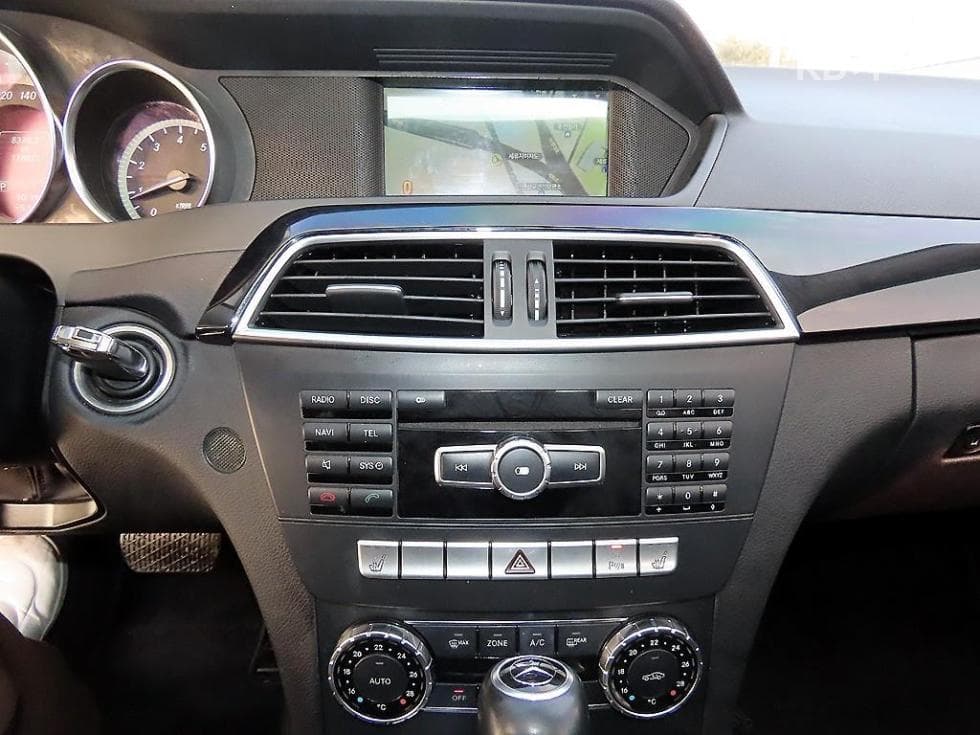 Mercedes-Benz New C-ClassC200 CGI - 12