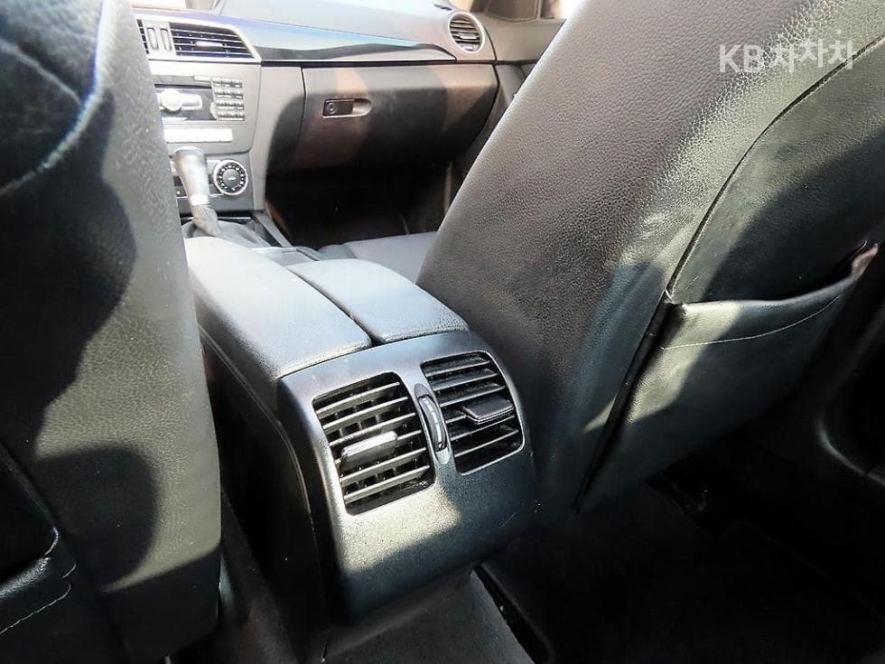 Mercedes-Benz New C-ClassC200 CGI - 16