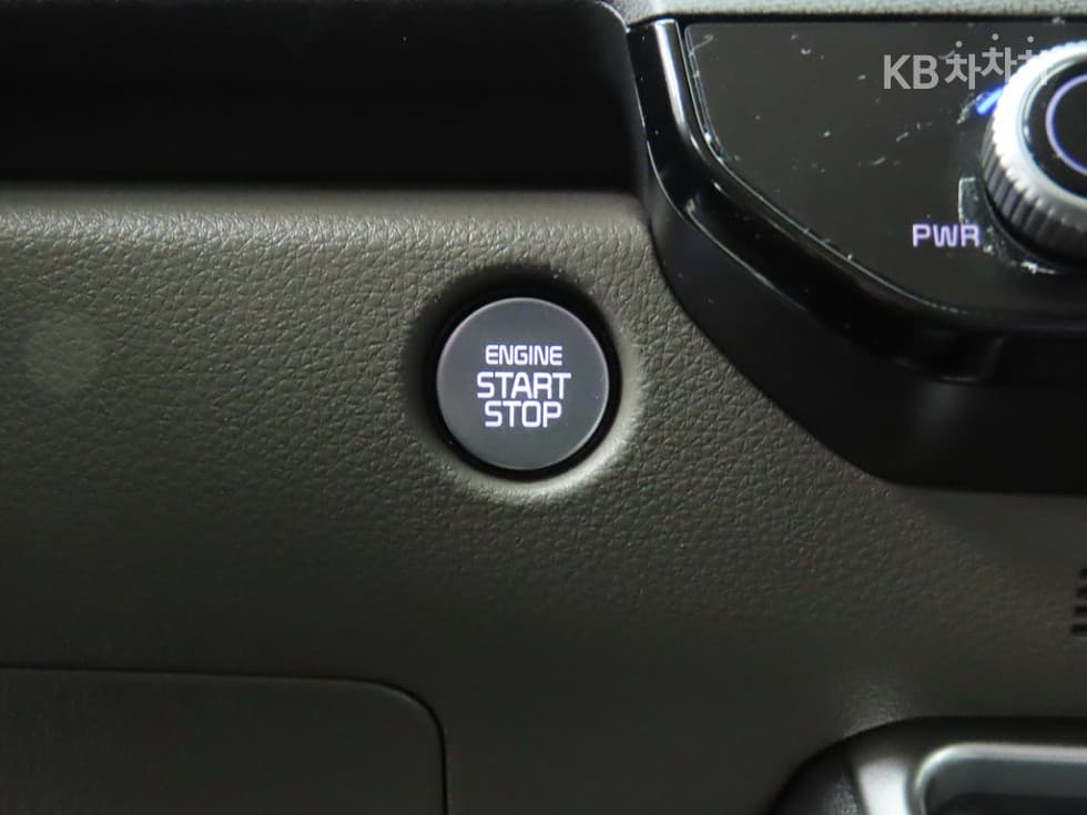 Киа The New (фейслифт) Канивал 4-то поколениеD2.2 9-местен Престиж - 13