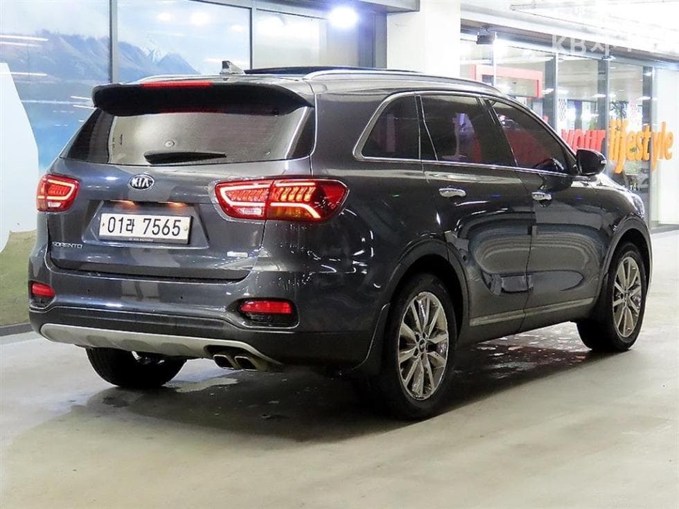 Kia The New (facelift) Sorento2.0 Diesel 2WD Noblesse - 4