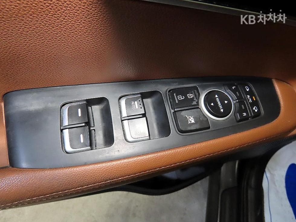 Kia The New (facelift) Sorento2.0 Diesel 2WD Noblesse - 13