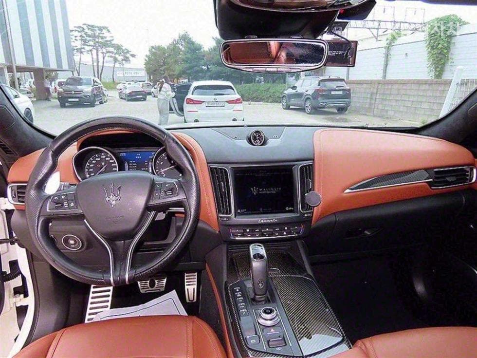 마세라티 르반떼3.0 AWD 그란 스포츠 - 7