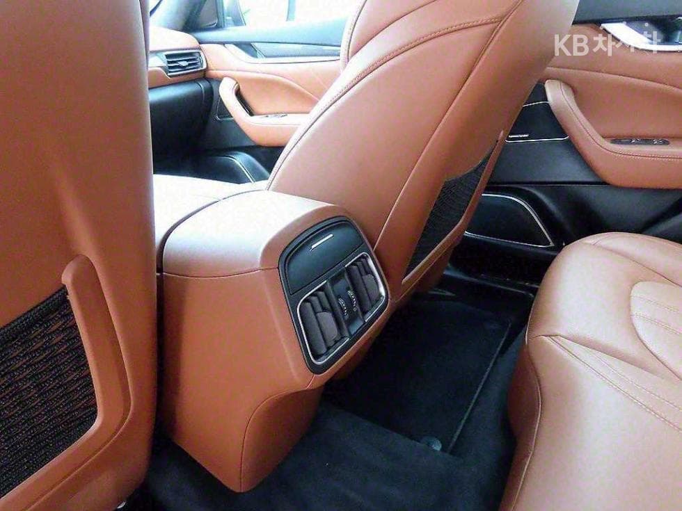 마세라티 르반떼3.0 AWD 그란 스포츠 - 15