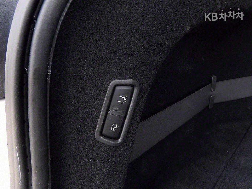 마세라티 르반떼3.0 AWD 그란 스포츠 - 16