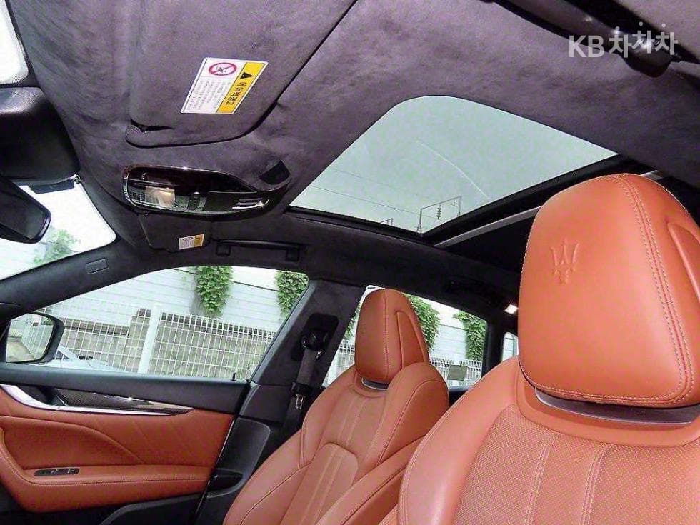 마세라티 르반떼3.0 AWD 그란 스포츠 - 17