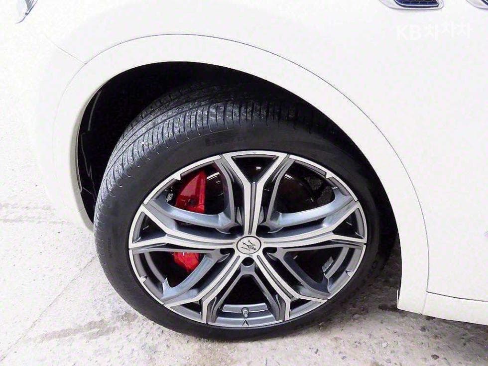 마세라티 르반떼3.0 AWD 그란 스포츠 - 20