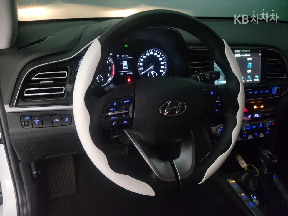 Hyundai The New (facelift) Avante (Elantra) ADSmartstream G1.6 Smart - 16