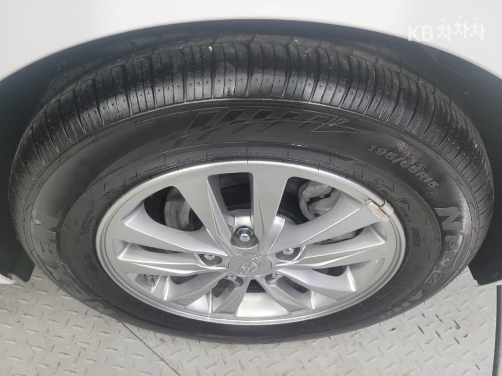 Hyundai The New (facelift) Avante (Elantra) ADSmartstream G1.6 Smart - 29