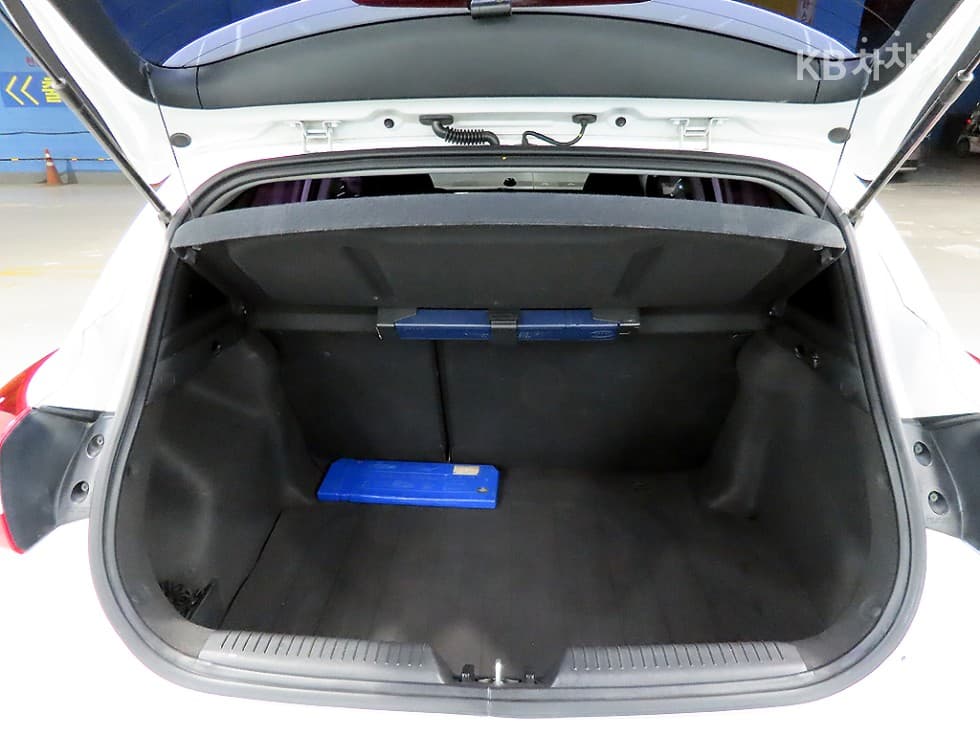 Хюндай i30(신형)1.6 GDI Extreme - 17