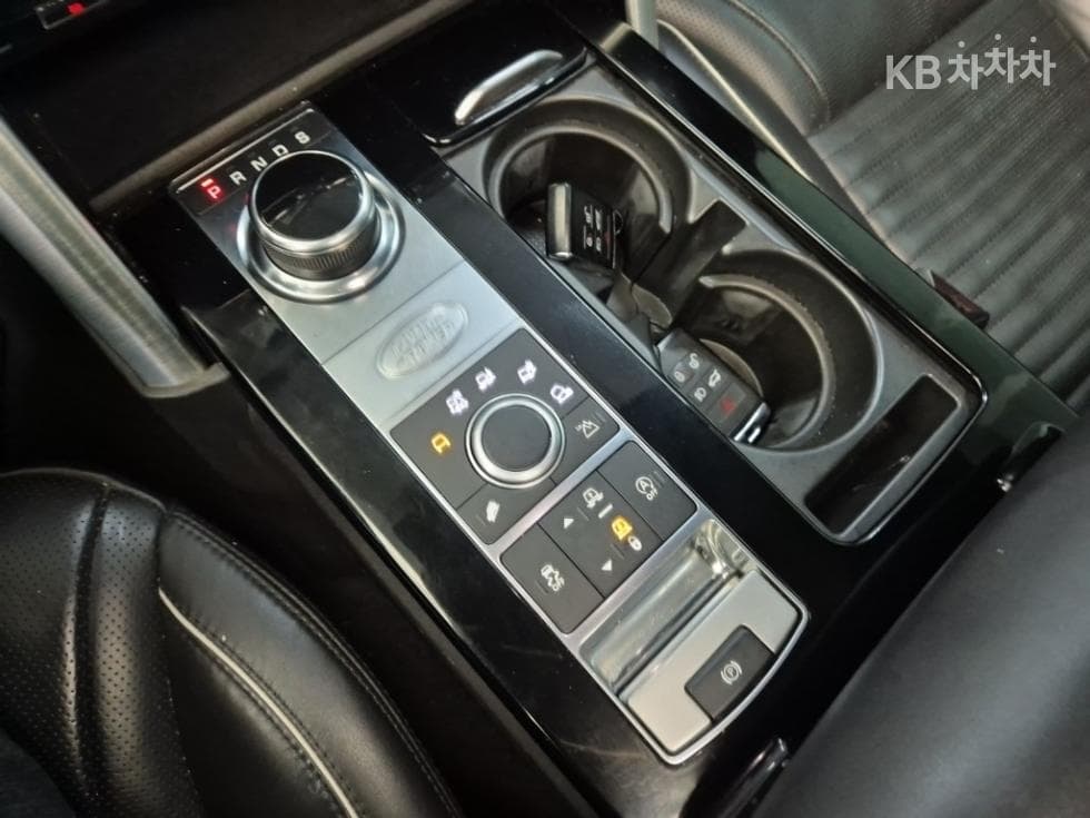 Land Rover 디스커버리53.0 SD6 HSE Luxury - 8