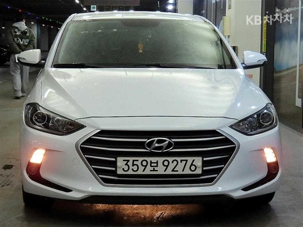 Hyundai Avante (Elantra)AD1.6 GDi Value Plus - 2