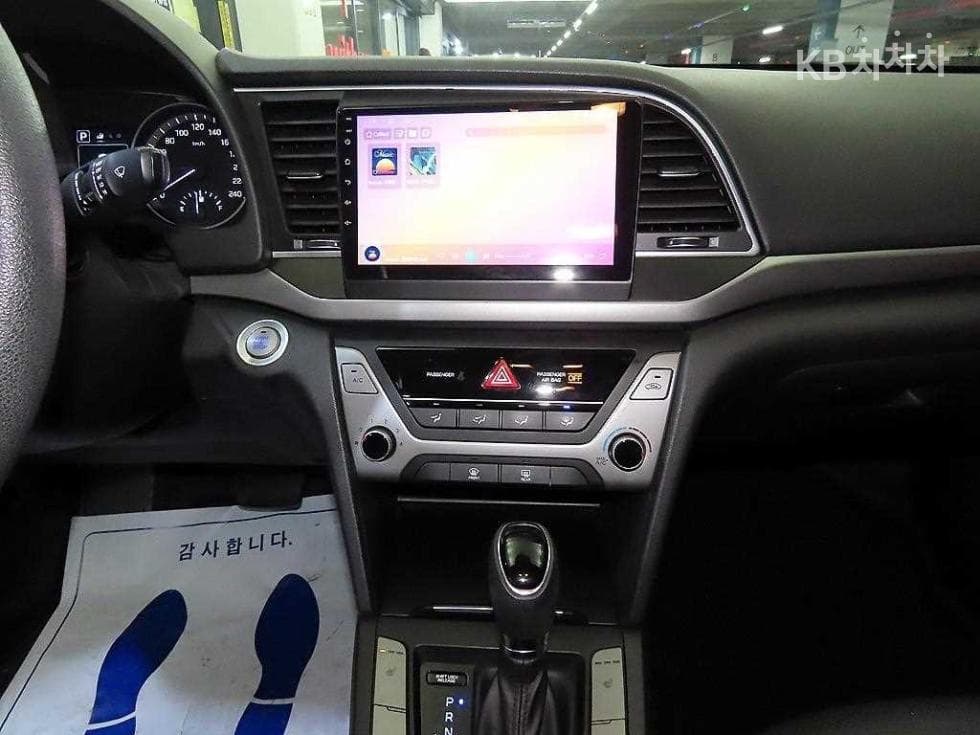 Hyundai Avante (Elantra)AD1.6 GDi Value Plus - 11