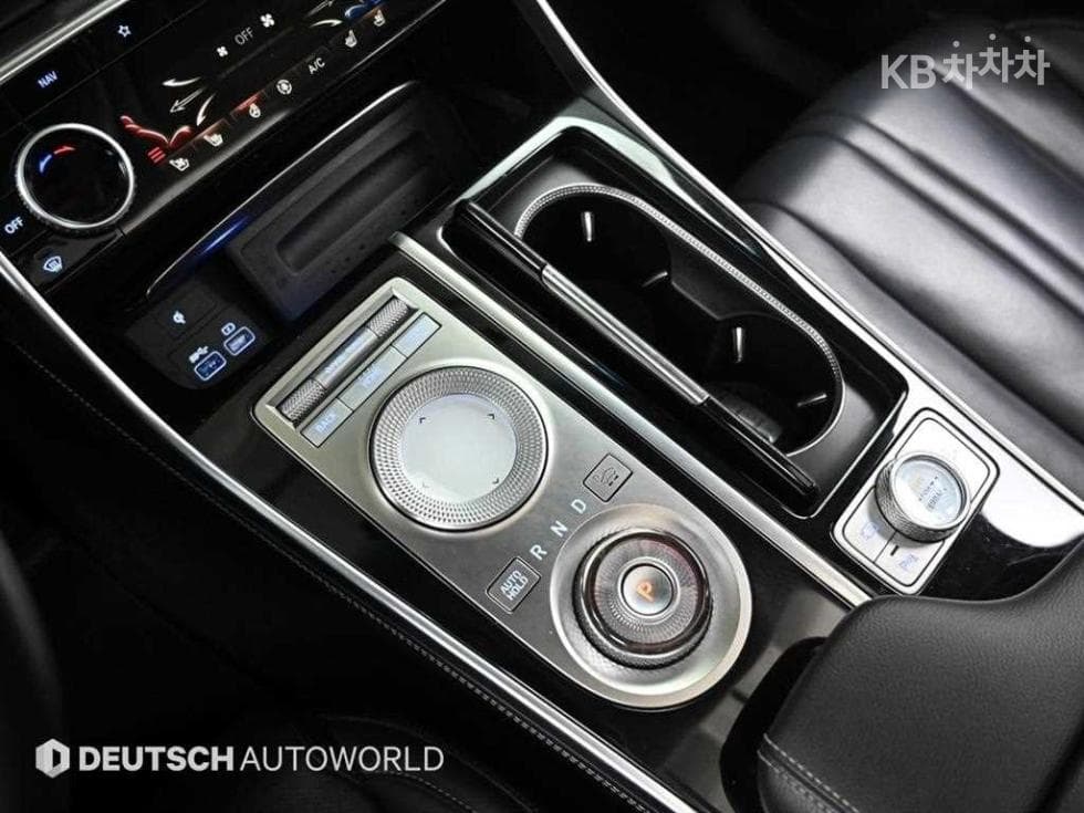 Genesis GV802.5 Turbo Gasoline AWD - 8