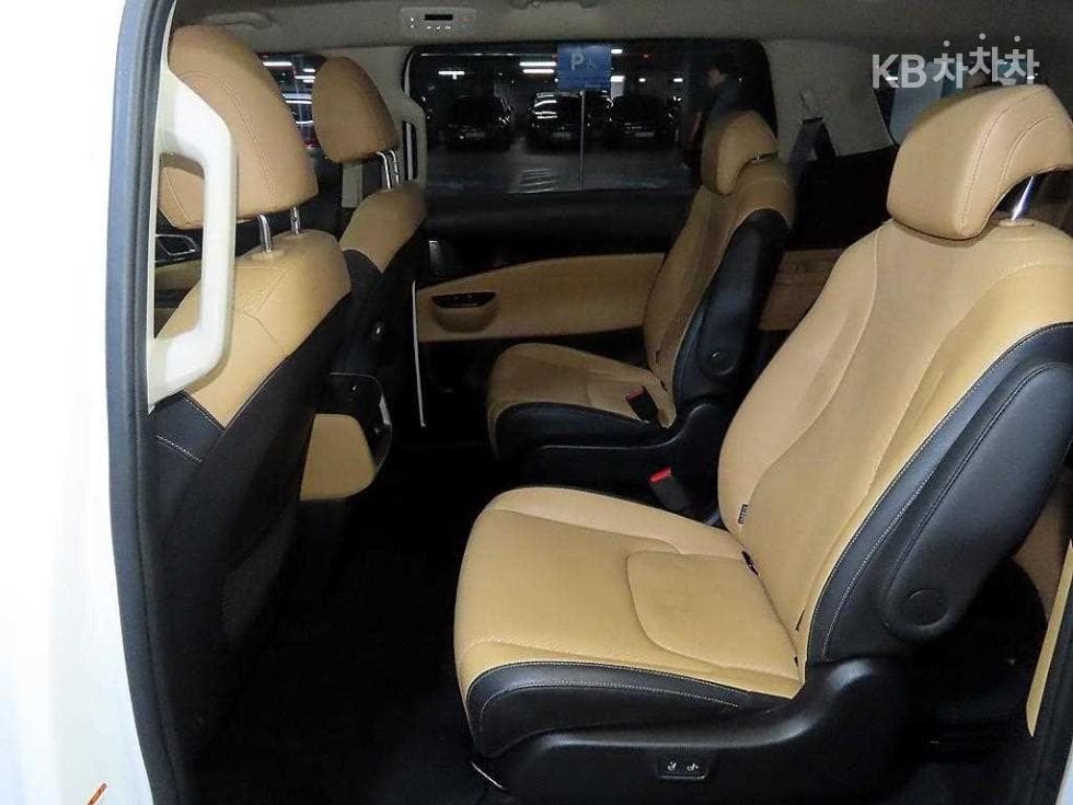 Kia Carnival 4th generationG3.5 GDI 9-seater Prestige - 7