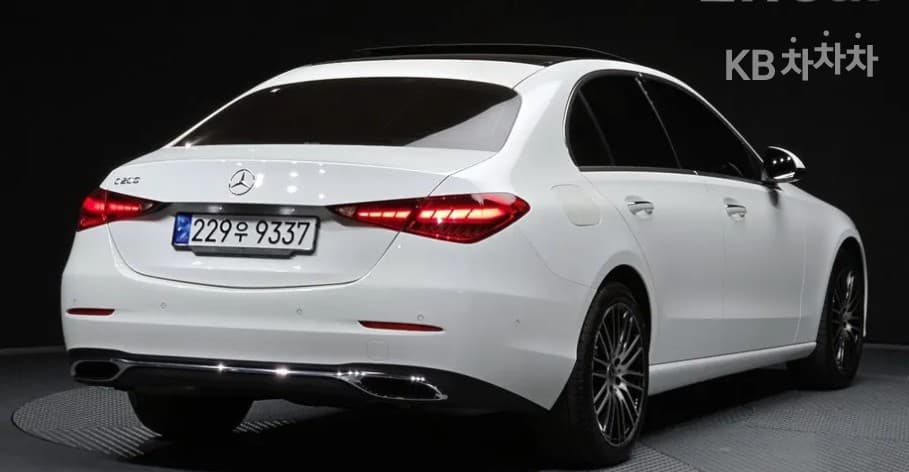 Mercedes-Benz C-Клас 6세대(W206)C200 Стандартен - 2