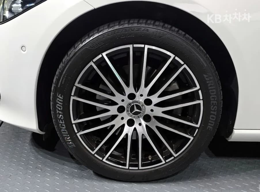 Mercedes-Benz C-Клас 6세대(W206)C200 Стандартен - 5