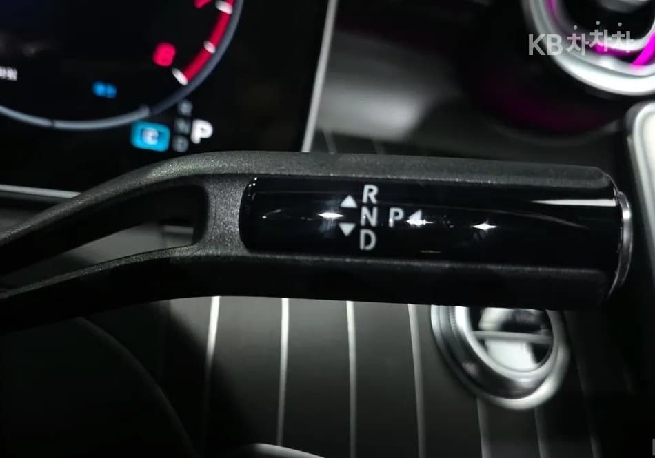 Mercedes-Benz C-Клас 6세대(W206)C200 Стандартен - 9