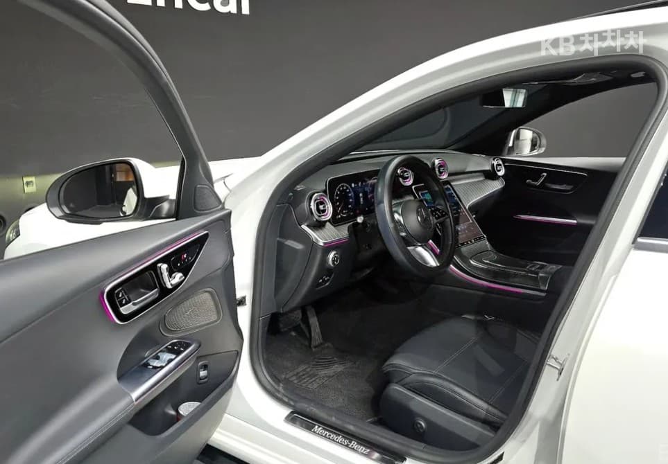 Mercedes-Benz C-Клас 6세대(W206)C200 Стандартен - 10