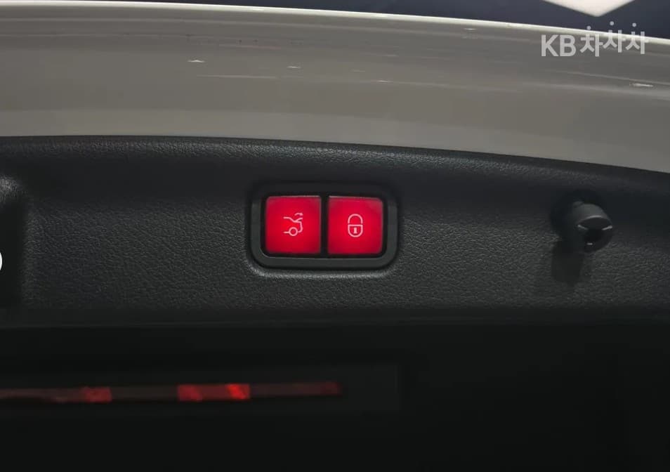 Mercedes-Benz C-Клас 6세대(W206)C200 Стандартен - 20