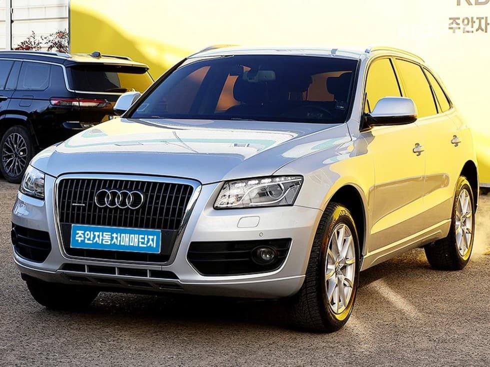 Audi Q5 2.0 Turbo Diesel Injection 콰트로 8R - Image 1