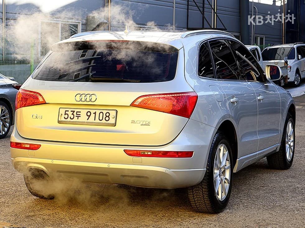 Audi Q52.0 Turbo Diesel Injection 콰트로 8R - 4