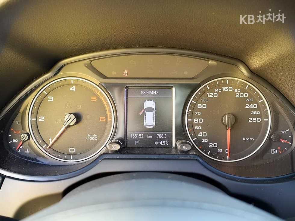 Audi Q52.0 Turbo Diesel Injection 콰트로 8R - 6