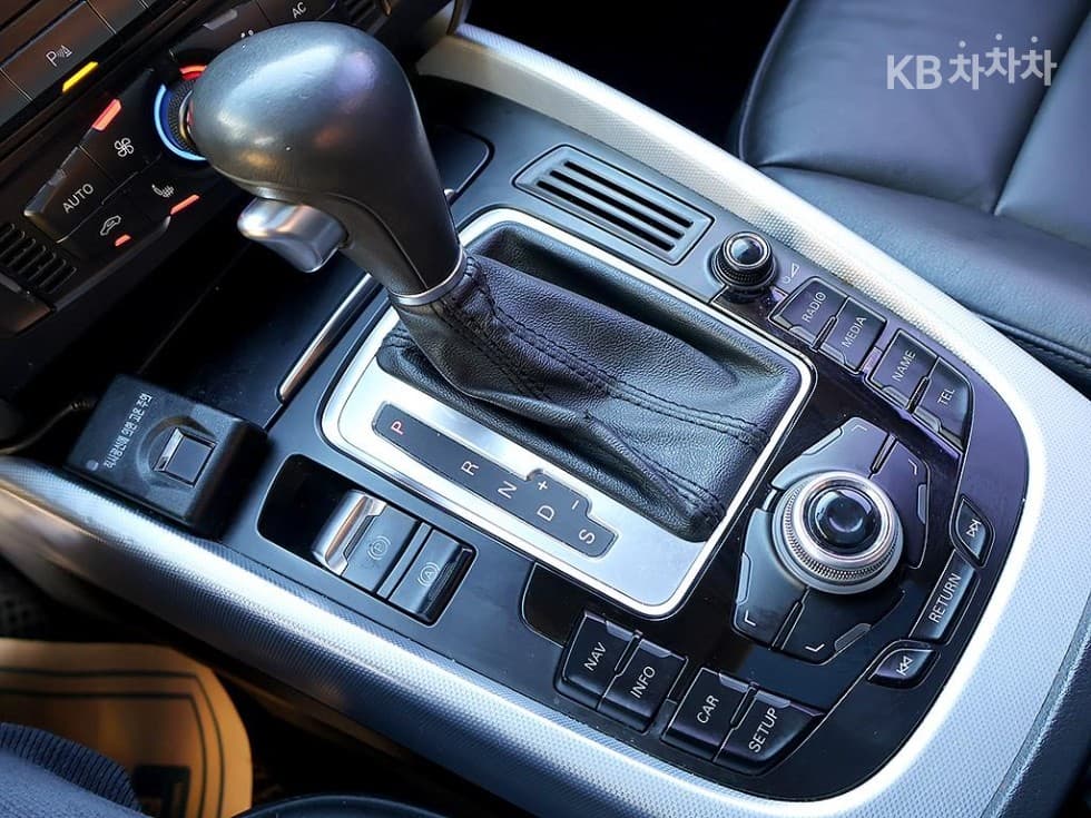 Audi Q52.0 Turbo Diesel Injection 콰트로 8R - 7
