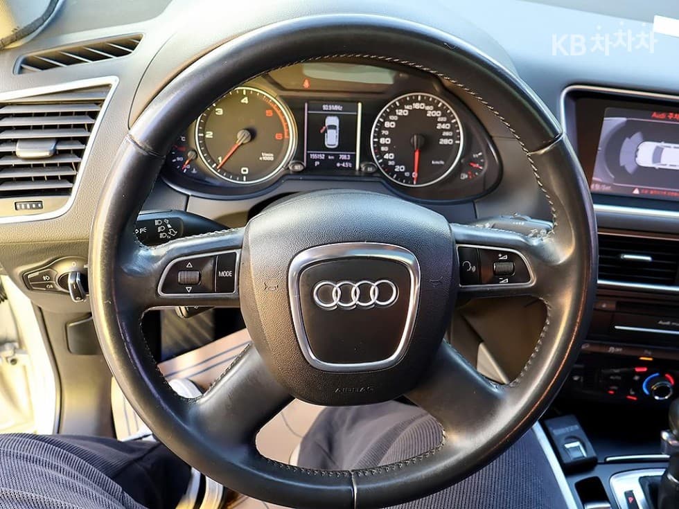 Audi Q52.0 Turbo Diesel Injection 콰트로 8R - 8