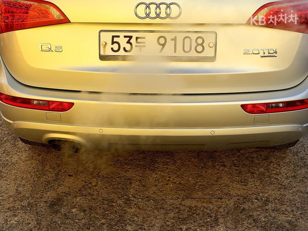 Audi Q52.0 Turbo Diesel Injection 콰트로 8R - 16