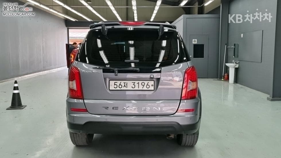 KG Mobility RextonW7-seater (Limousine) 4WD Noblesse - 4