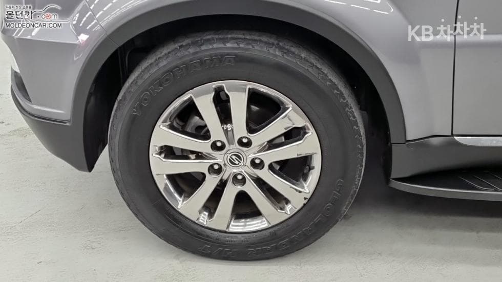 KG Mobility RextonW7-seater (Limousine) 4WD Noblesse - 6