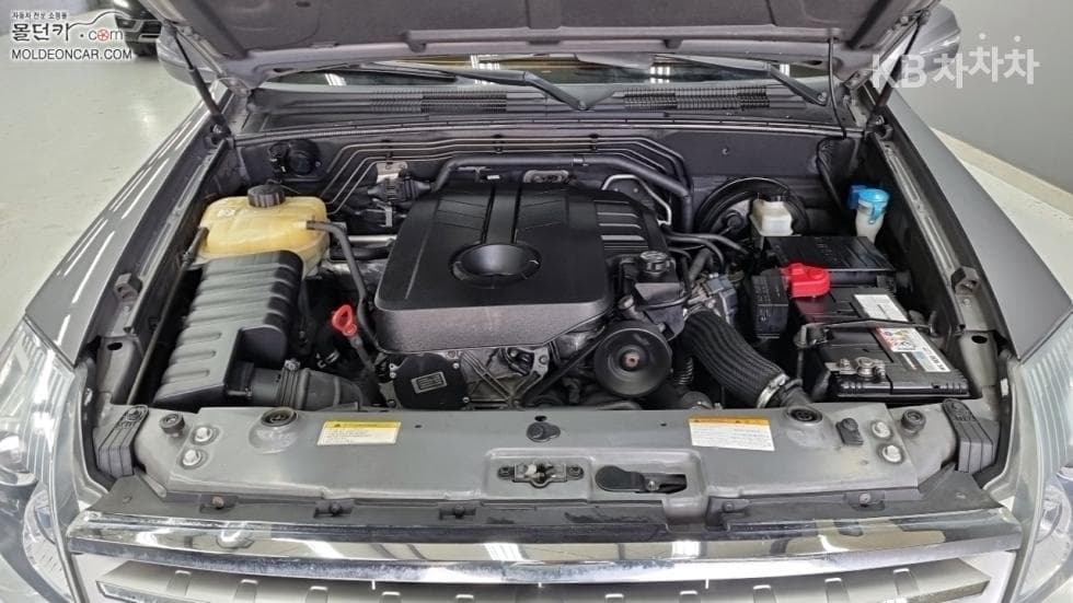 KG Mobility RextonW7-seater (Limousine) 4WD Noblesse - 8