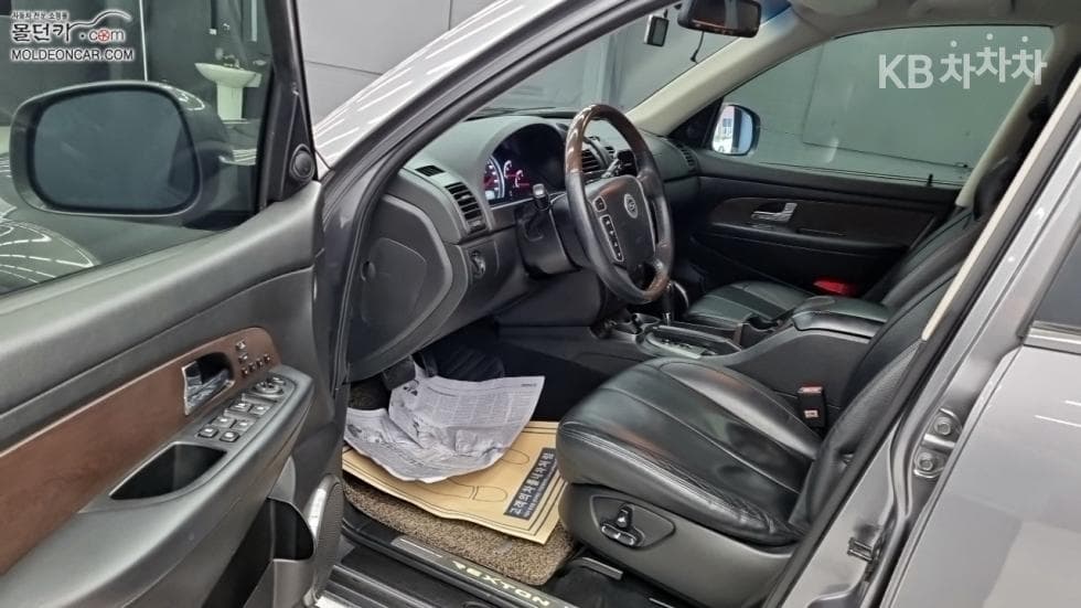 KG Mobility RextonW7-seater (Limousine) 4WD Noblesse - 9
