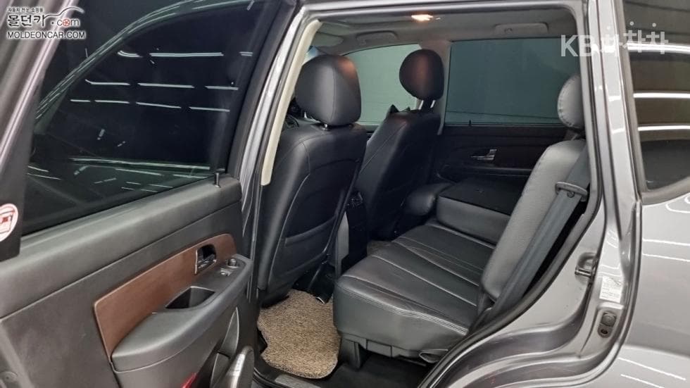 KG Mobility RextonW7-seater (Limousine) 4WD Noblesse - 10