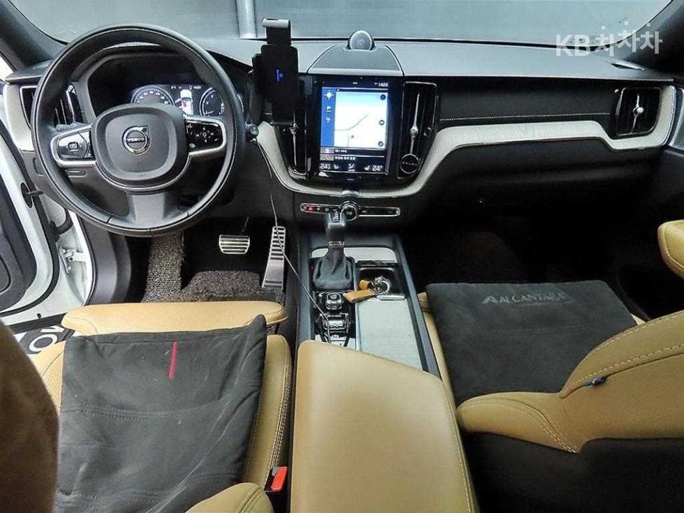 Volvo XC60T6 AWD 3.0 - 7