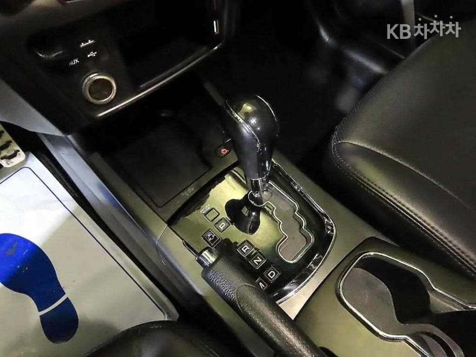 KG Mobility New Style 코란도 C2.2 Extreme 2WD - 12