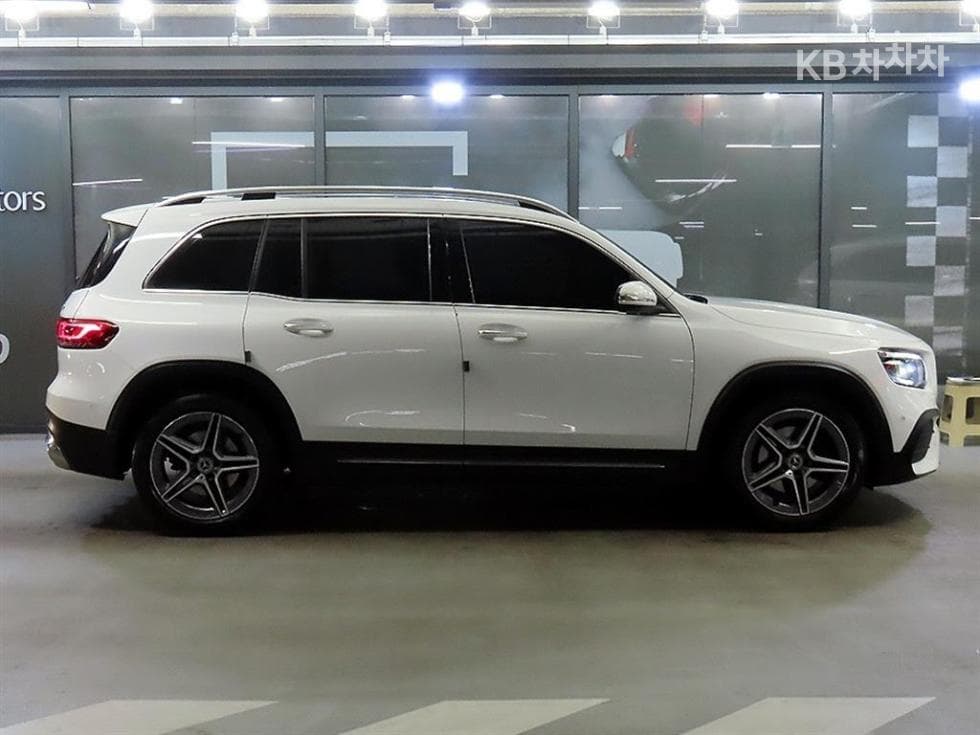 Mercedes-Benz GLB(X247)GLB 250 4Matic - 3