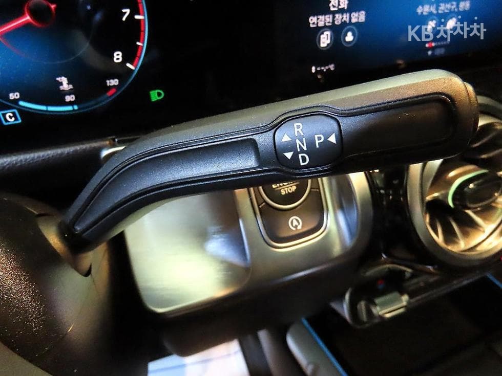 Mercedes-Benz GLB(X247)GLB 250 4Matic - 12