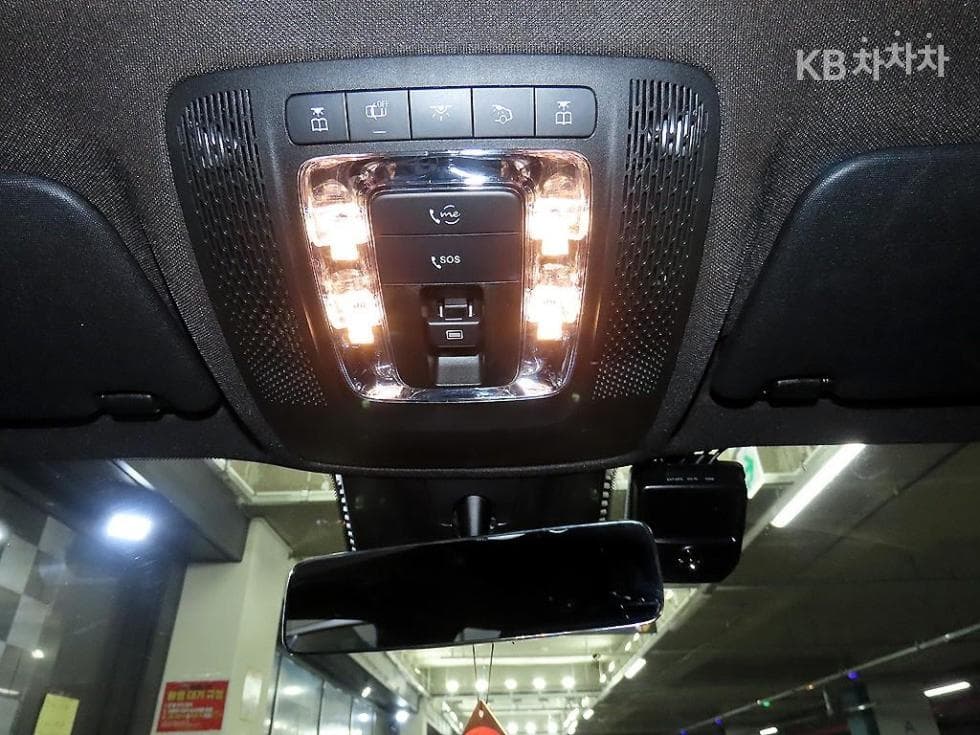 Mercedes-Benz GLB(X247)GLB 250 4Matic - 15