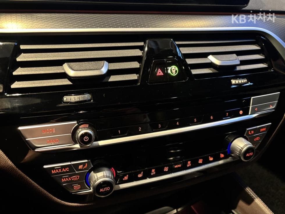 BMW 올New5 Series (G30)523d xDrive M Sport - 11