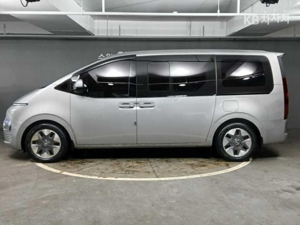 Hyundai Staria2.2 Tourer 11 AWD Modern - 2