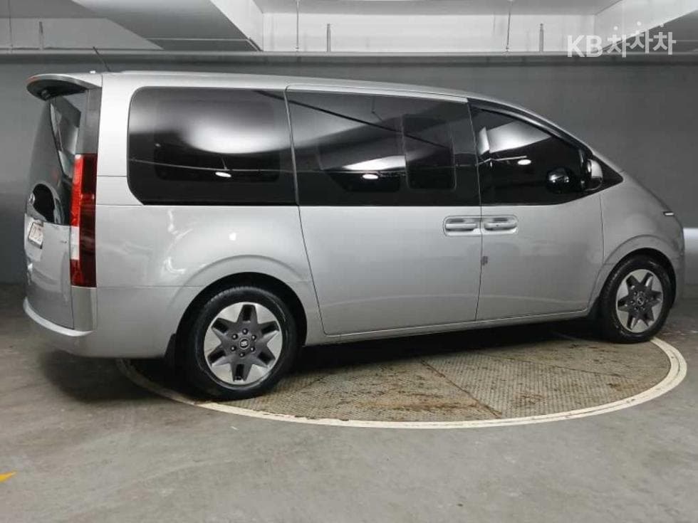 Hyundai Staria2.2 Tourer 11 AWD Modern - 4