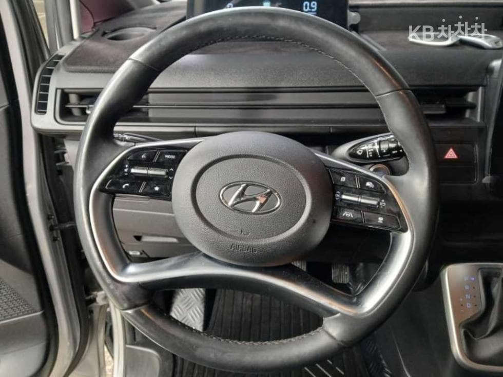 Hyundai Staria2.2 Tourer 11 AWD Modern - 8