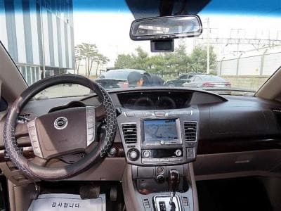 KG Mobility 코란도 투리스모11-seater 4WD 샤토 하이루프 - 8