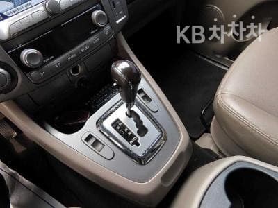 KG Mobility 코란도 투리스모11-seater 4WD 샤토 하이루프 - 11