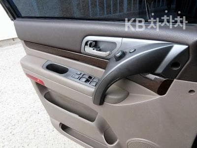 KG Mobility 코란도 투리스모11-seater 4WD 샤토 하이루프 - 12